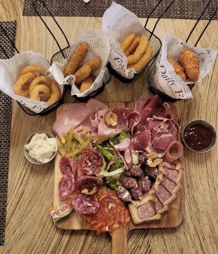 PLANCHA CHARCUTERIE ASSORTIMENT
